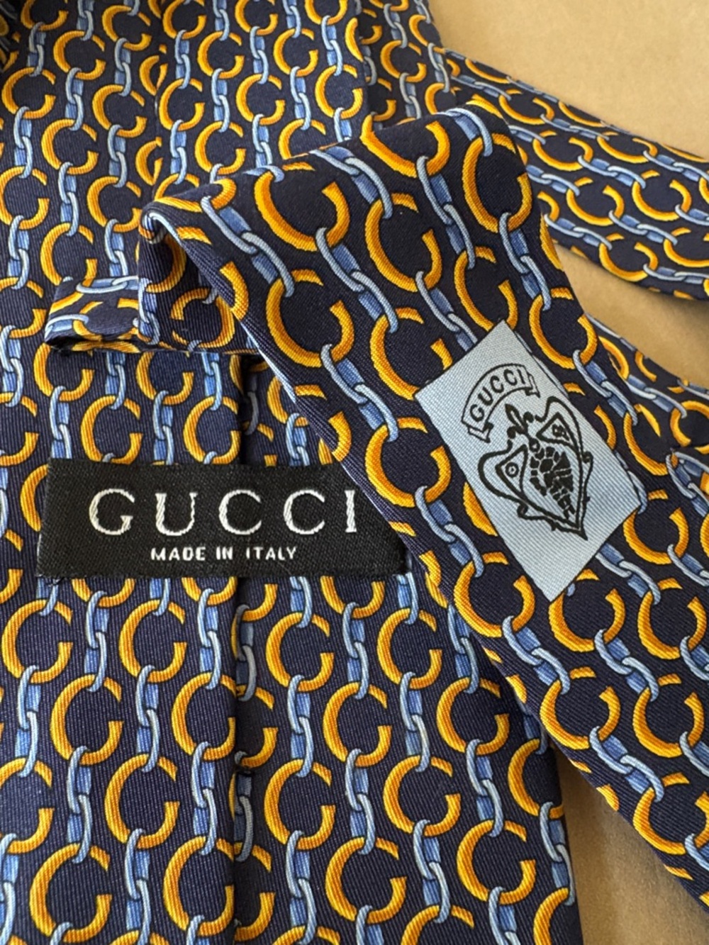VTG Gucci Navy Tie with Yellow & Light Blue Chain Motif,  like new - Picture 6 of 8